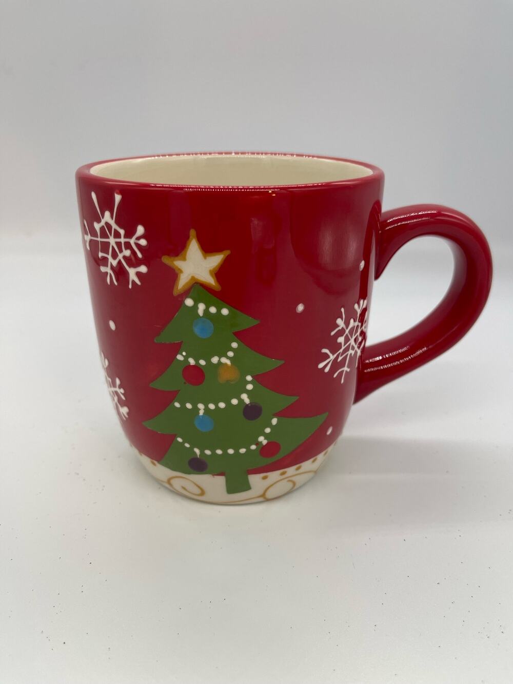 Pier 1 Decorations Christmas Tree & Snowflakes Red Coffee Mug 4.5”